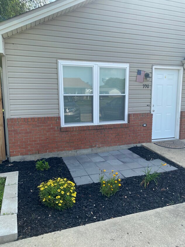 Primary Photo - 700 Oakland Dr