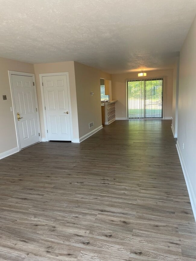 Building Photo - 3800 Rosemont Blvd
