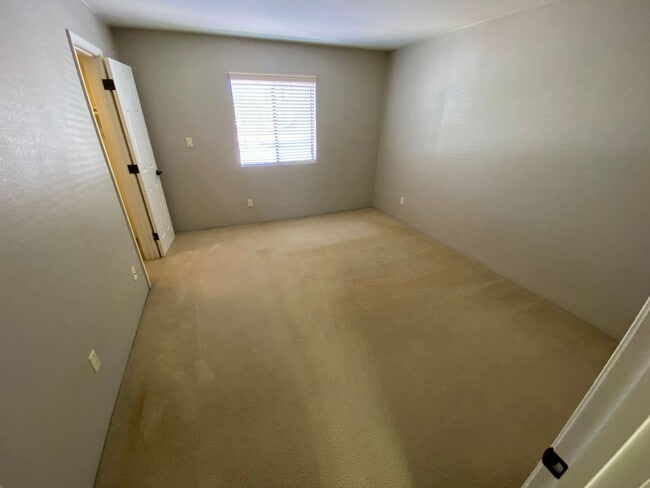 Building Photo - Spacious Upgraded One Bedroom Condo in Scottsdale