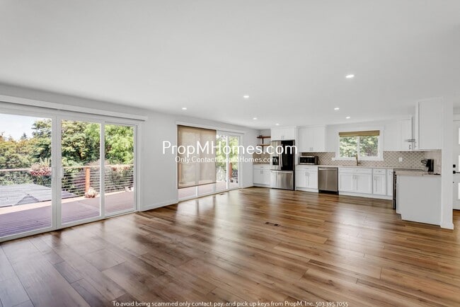 Building Photo - Updated Three Bedroom Escape in Hallinan N...