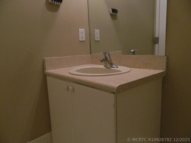 Foto del edificio - 3305 Shoma Dr