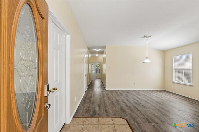 Building Photo - 1512 Sweet Leaf Ln