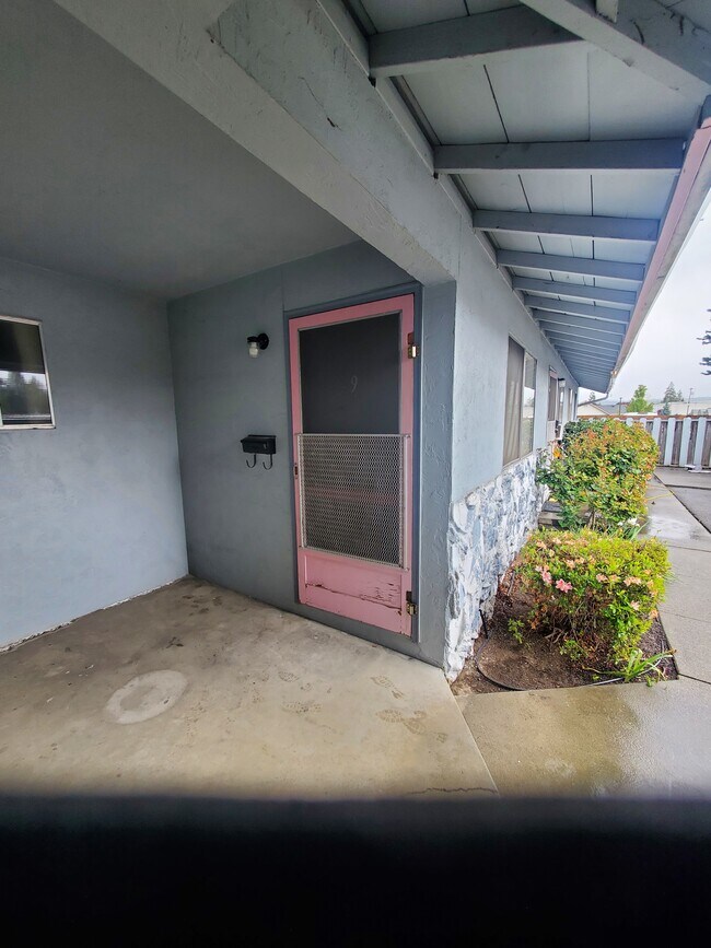 Foto del edificio - 1245 NE 6th St