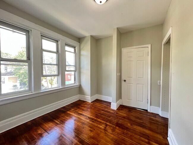 Unit 2 - 899 S 19th St