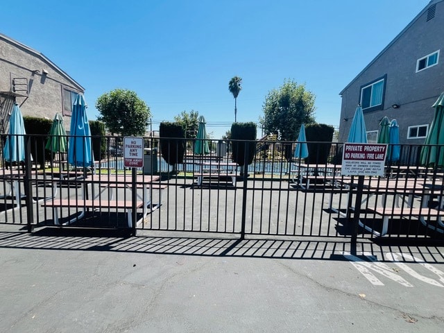 Foto del edificio - 2325 Highbury Ave