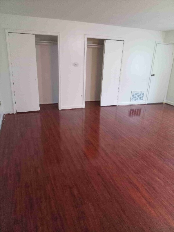 Foto del edificio - 7519 Riverdale Rd