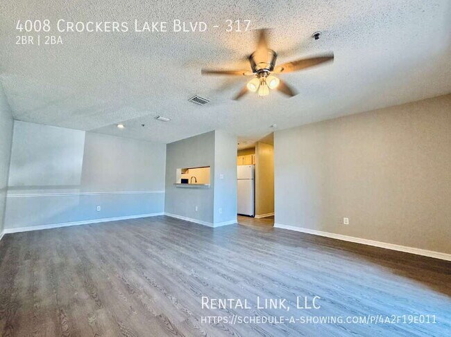 Foto del edificio - 4008 Crockers Lake Blvd