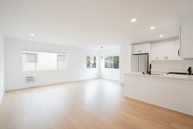 Foto del edificio - 937 N Orange Grove Ave