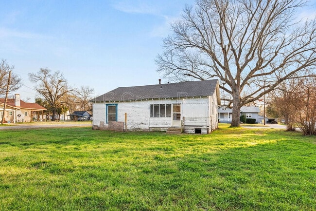 Foto del edificio - 211 E Navasota St