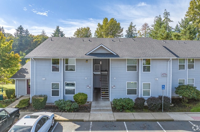 Building Photo - 2 BEDROOM 2 BATH APARTMENT LOCATED IN CORV...