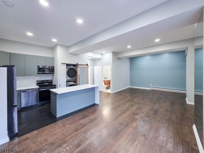 Building Photo - 111 Mulberry St