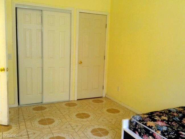 Foto del edificio - 14931 Chase St