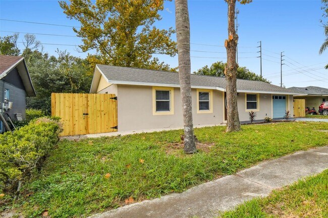 Building Photo - 3 br, 2 bath House - 37506 Oakview Circle