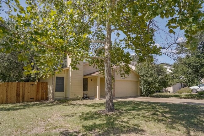 Building Photo - 7004 Dallas Dr