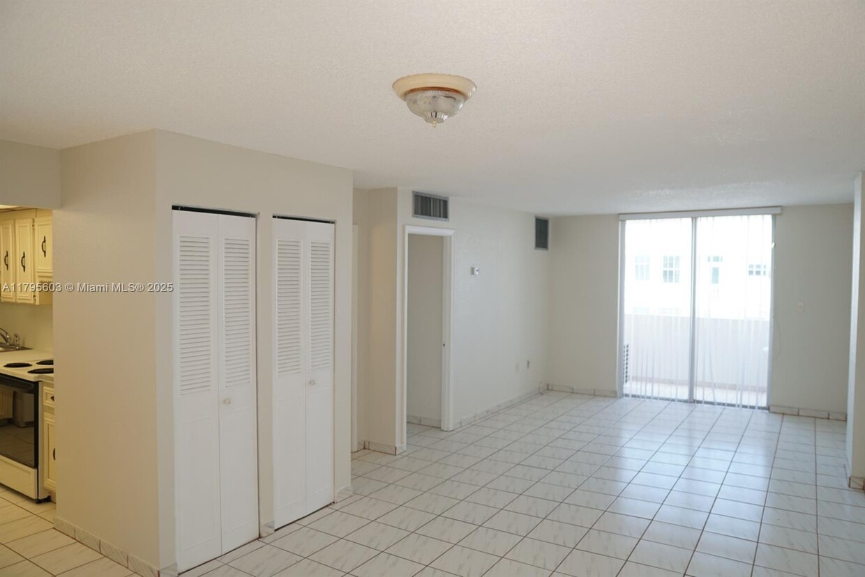 Foto principal - 1750 James Ave