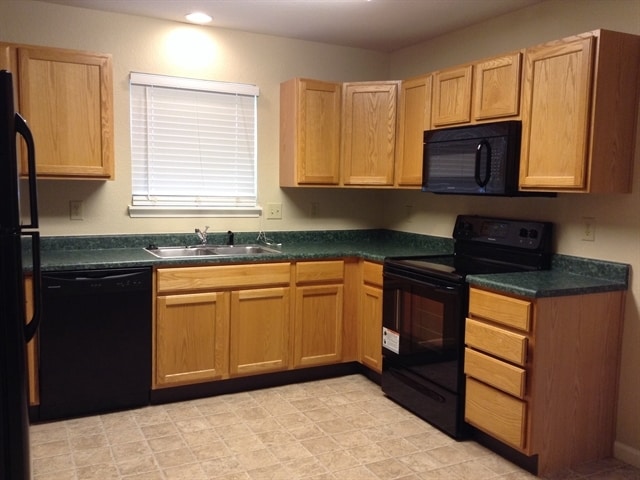 Building Photo - 10534 Aspen Dr