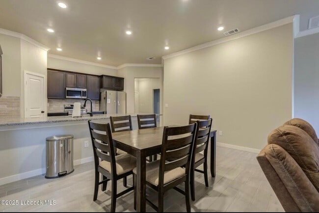 Foto del edificio - 3214 Venita Ave