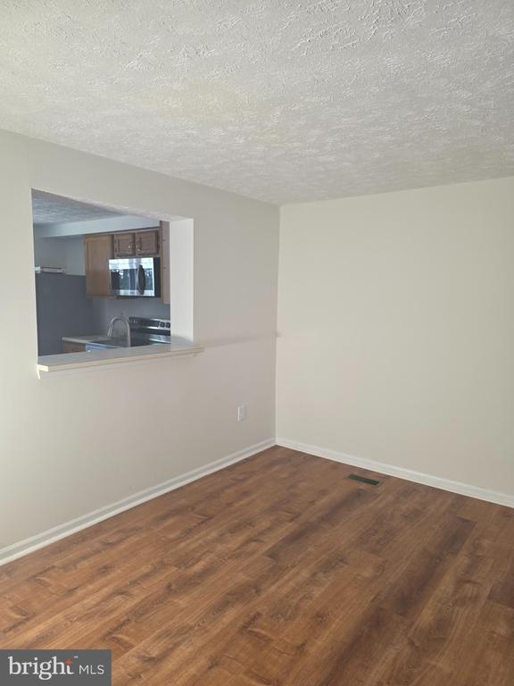 Foto del edificio - 9638 Glendower Ct