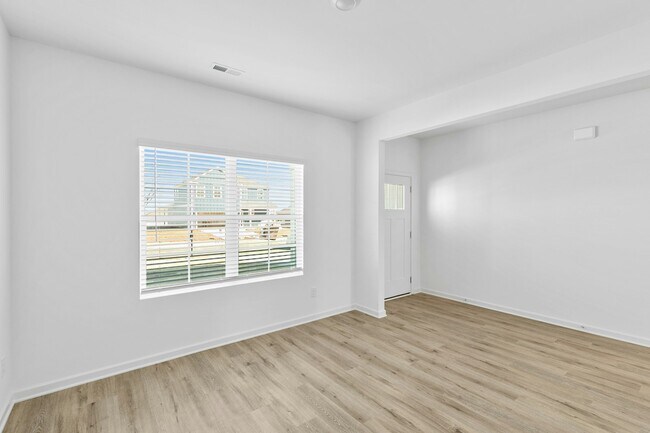 Building Photo - 2000 Gadwall Dr