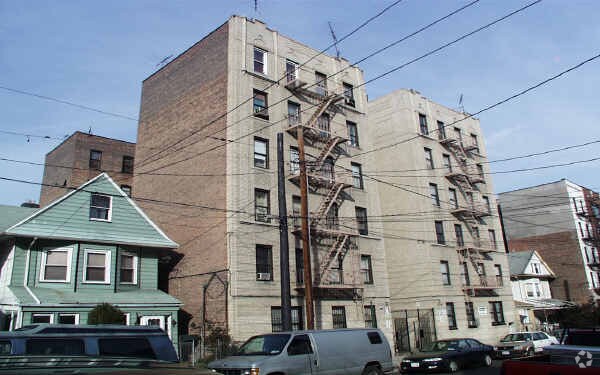 Building Photo - 2709 Heath Ave