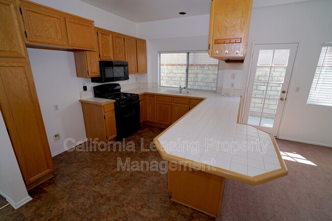 Foto del edificio - 28410 N Evergreen Ln