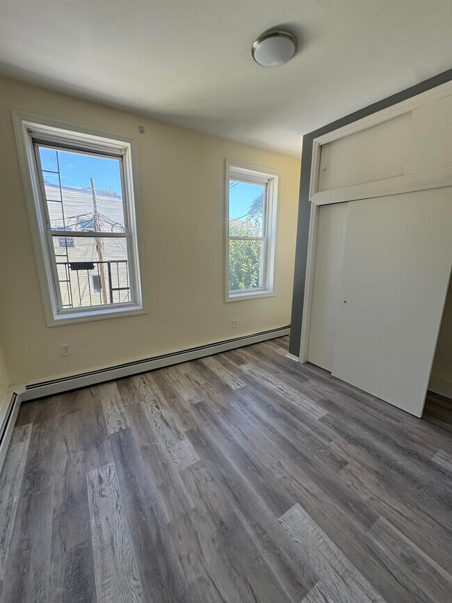 Foto del edificio - 1516 Summit Ave