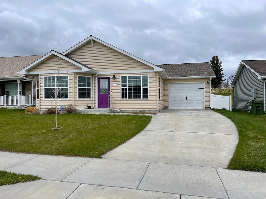 Foto principal - Spacious 3 bed for rent!