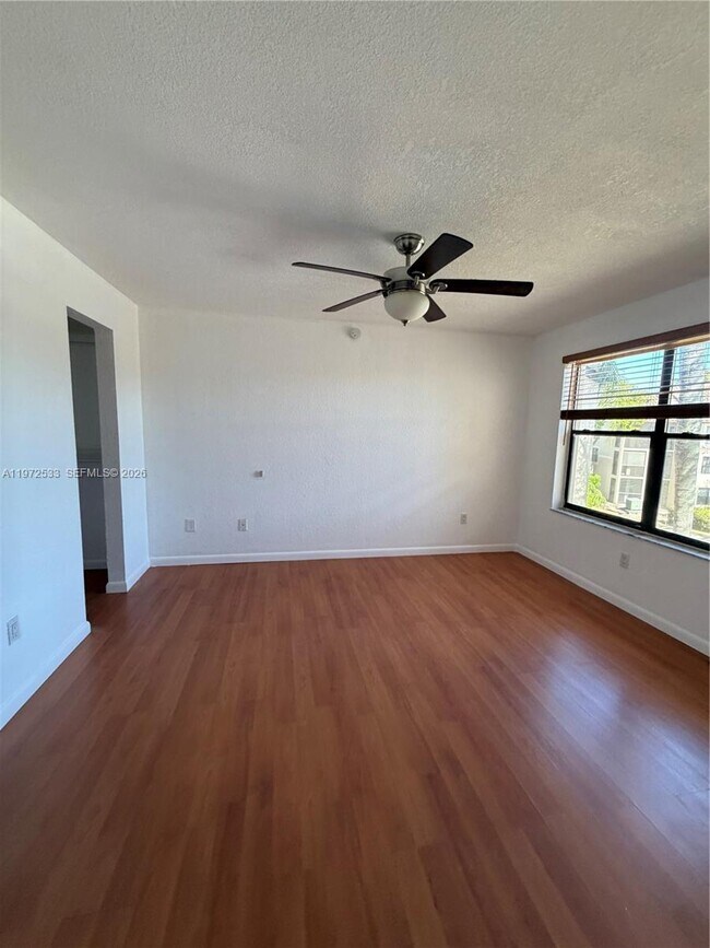 Foto del edificio - 4421 W McNab Rd