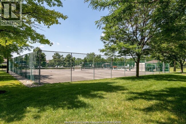 Building Photo - 315 Village Grove Dr