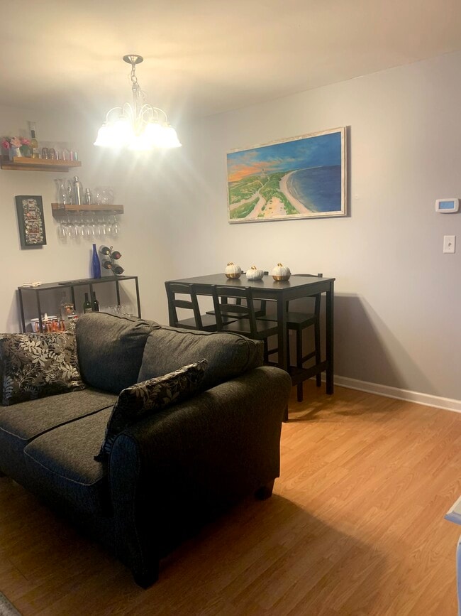 Building Photo - 372 Monticello Dr