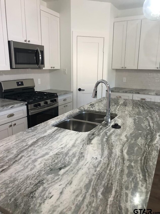 Foto del edificio - 2948 Calloway Rd