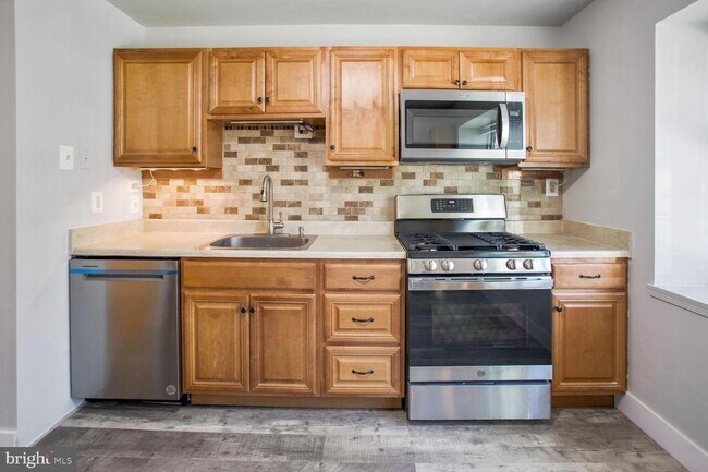 Building Photo - 7828 Snead Ln