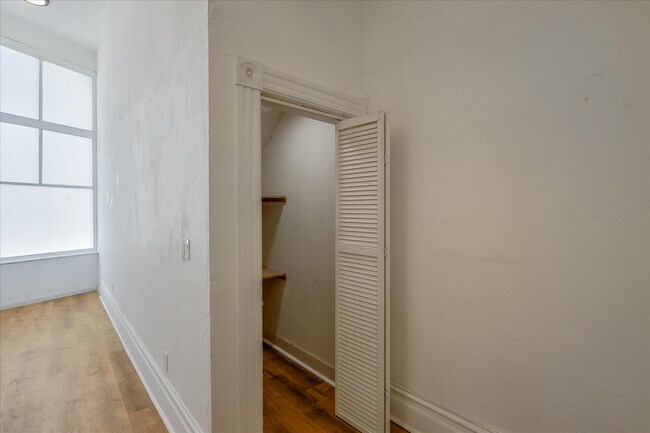 Building Photo - 2288 San Pablo Ave