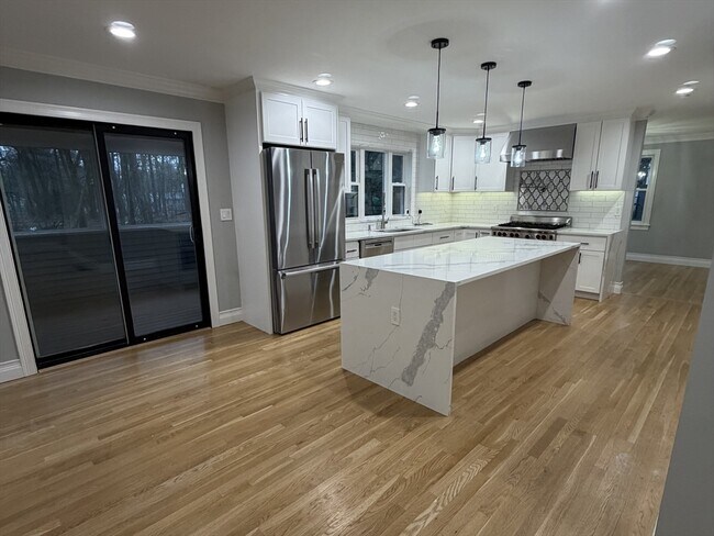 Foto del edificio - 10 Oakwood Ct