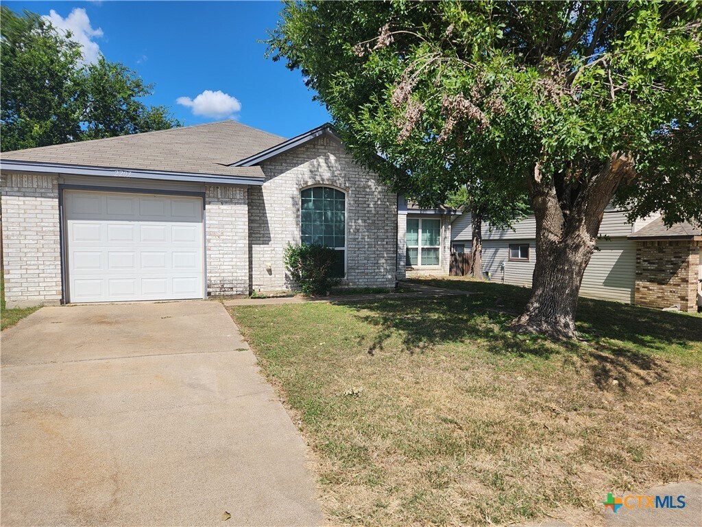 Primary Photo - 2207 Bluebonnet Dr
