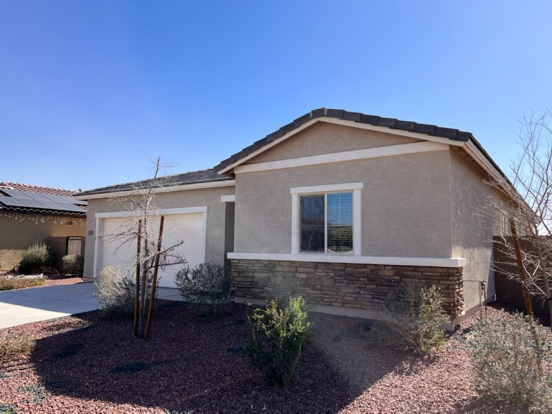 Primary Photo - 285 E Tropical Dr