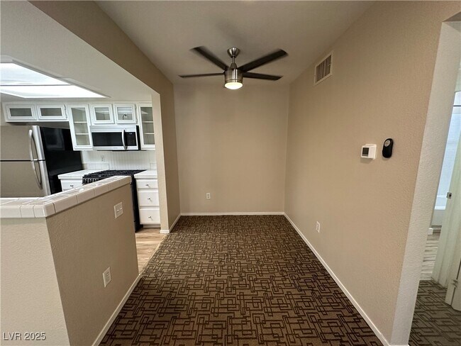 Foto del edificio - 1908 High Valley Ct