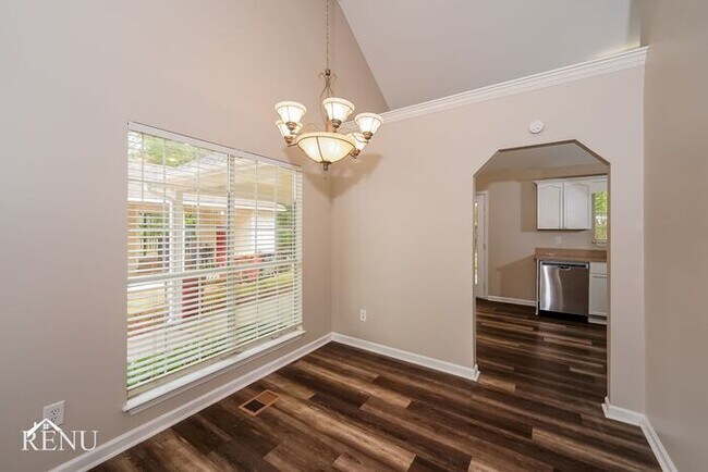 Building Photo - 6725 Crossbrook Ln