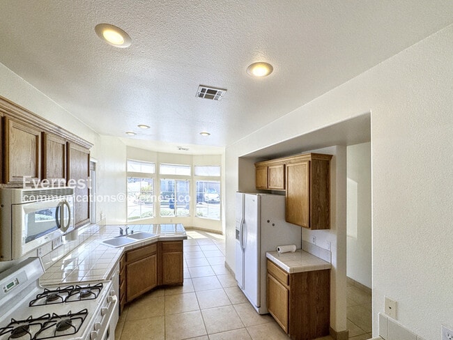 Foto del edificio - 6180 Powdermill St