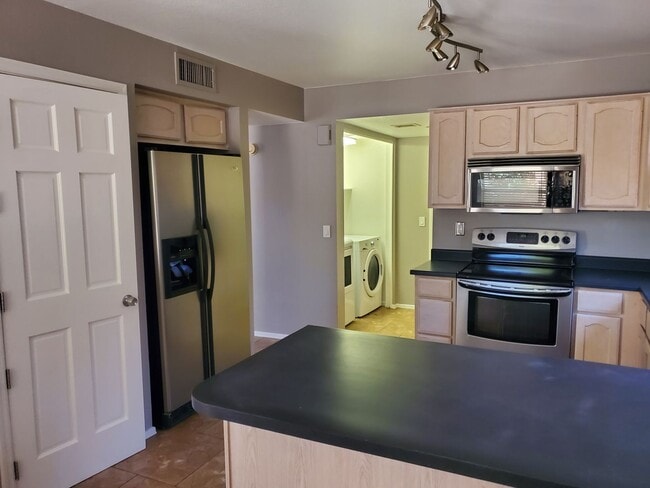 Photo - Ready to move in 3b 2b House