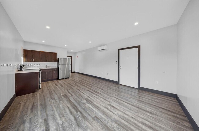 Foto del edificio - 1020 SW 23rd Ave