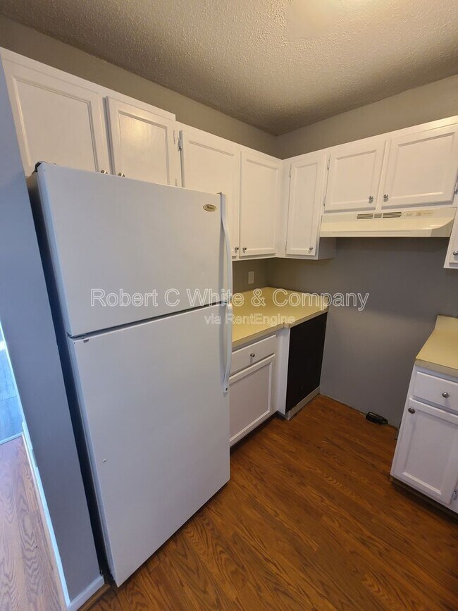 Building Photo - 279 Redstone Hl Rd