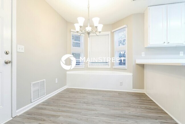 Foto del edificio - 3 Bedroom Pet-Friendly Home in Stone Mountain, GA with Main Street Renewal