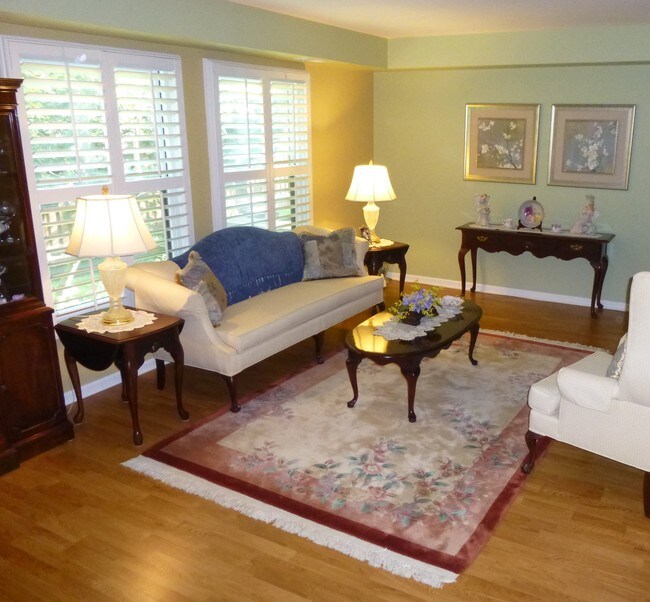 Building Photo - 27 Indian Trail Dr