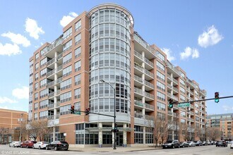 Building Photo - 1200 W Monroe St