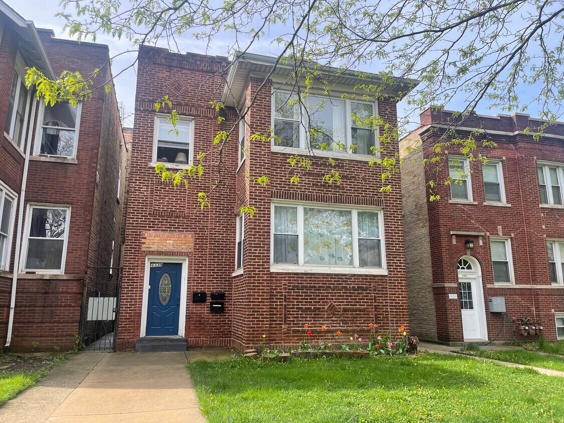 Foto principal - 4339 W Drummond Pl