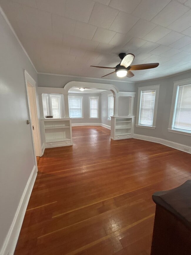 Building Photo - 41-43 Bruce Street