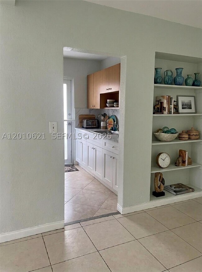 Foto del edificio - 2412 SW 11th St