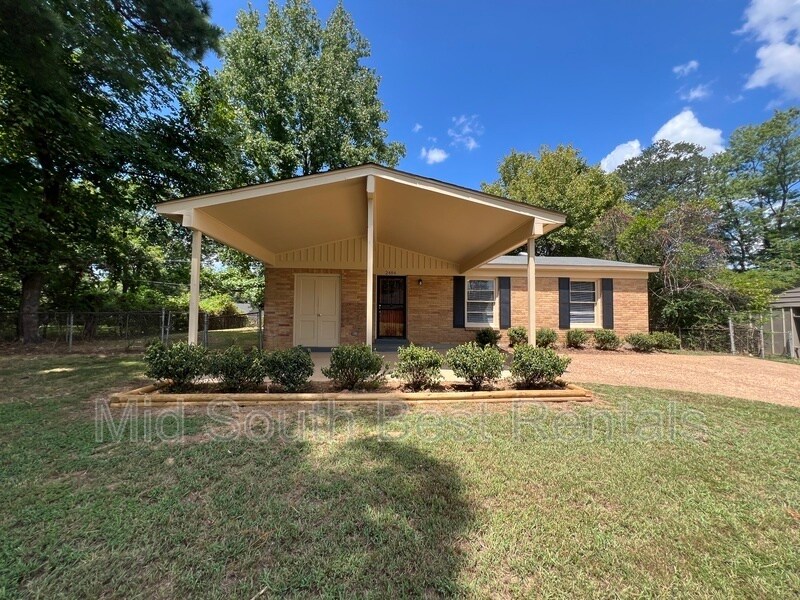 Primary Photo - 2484 Monette Ave