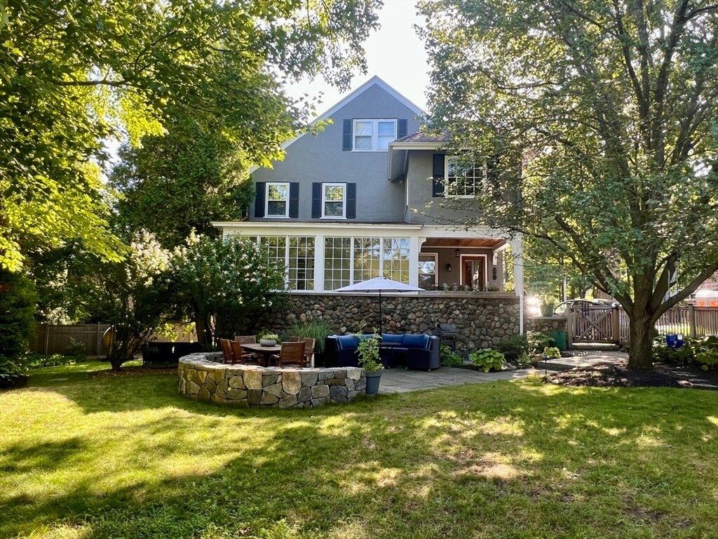 Primary Photo - 211 Forest St